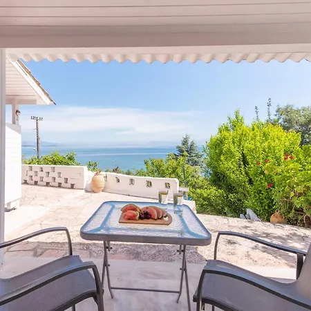 Eden Sea View Apartman *