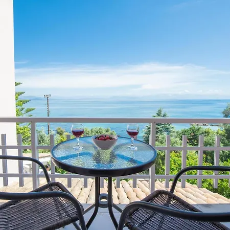 Calm Sea View Apartments Appartamento Mesongí