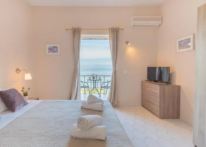 Calm Sea View Apartments Mesongí